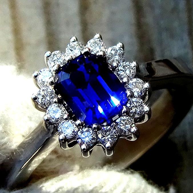 natural blue sapphire and diamond 18kt ring - Shilat