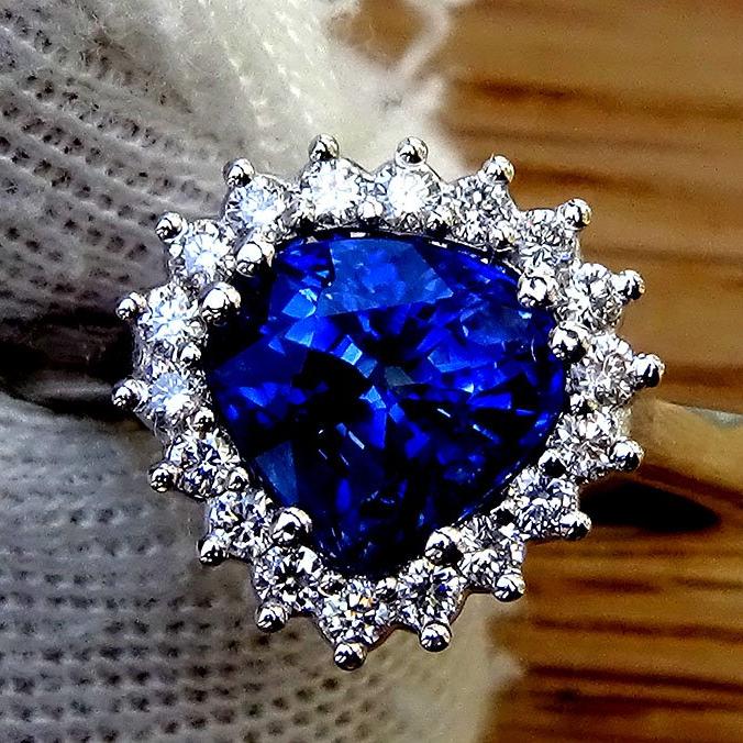 royal blue sapphire diamond ring 18k - Shilat