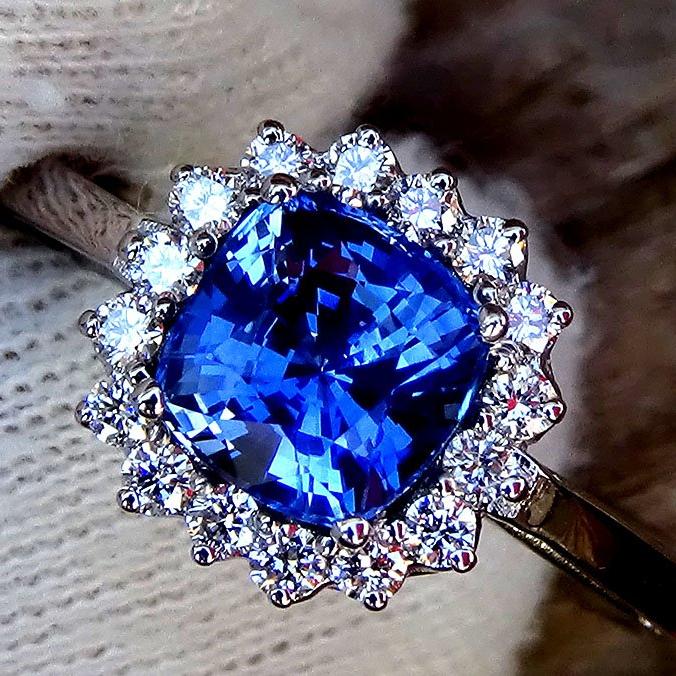 blue sapphire and diamond 18kt gold ring - Shilat