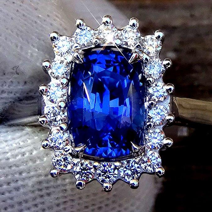 sapphire ring - Shilat