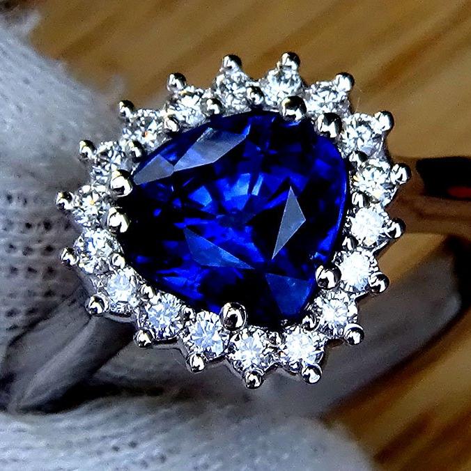 royal blue sapphire and diamond ring - Shilat