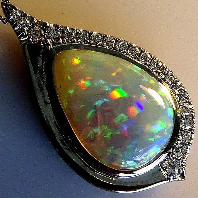 opal pendant 14k gold - Shilat